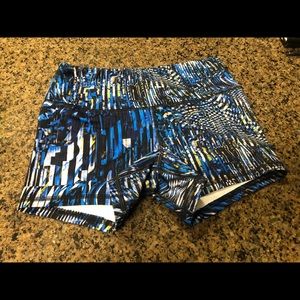 FLEO SHORTS- high rise